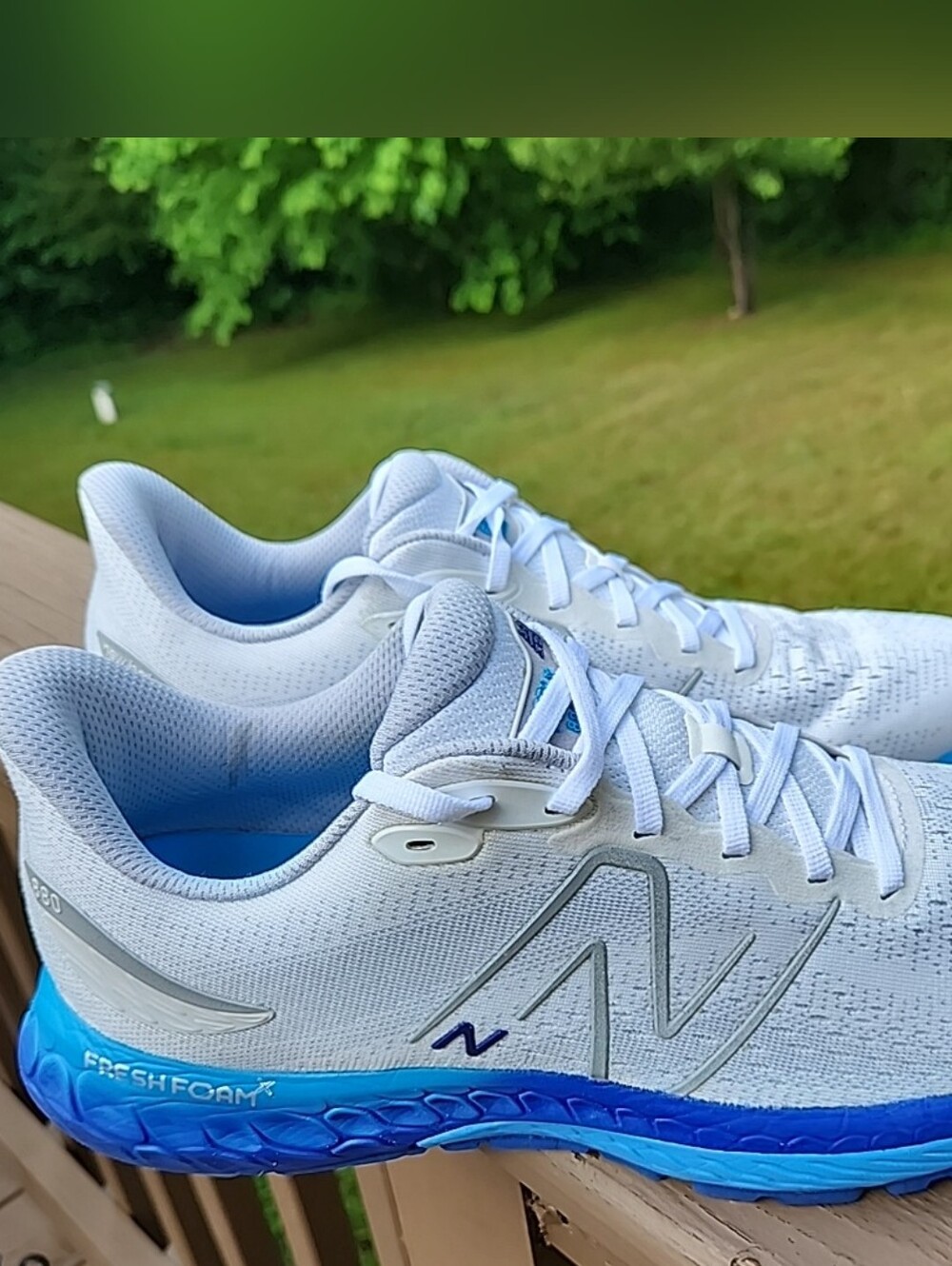 VGC- New Balance Fresh Foam X 880v12 Running Shoes White/Arctic Blue M880H12